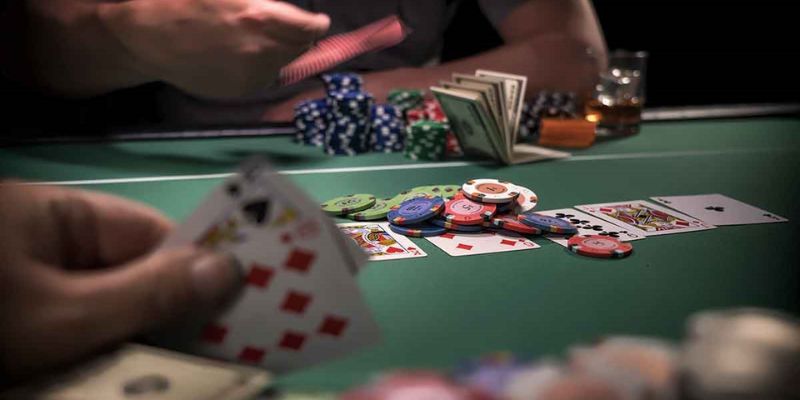 Poker: Những Câu Chuyện Thú Vị Và Bài Học Kinh Nghiệm